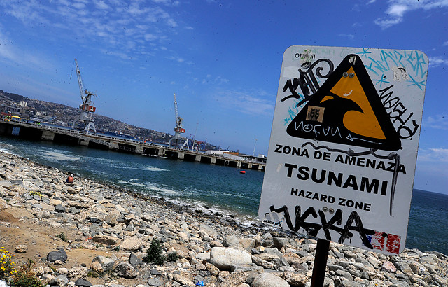 Renuevan protocolo para actuar ante tsunamis