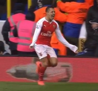 [Video] Alexis anota el 2 a 2 en el derby entre Arsenal y Tottenham