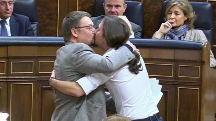 [Video] Pablo Iglesias: «Ojalá en esta Cámara hubiera más besos»
