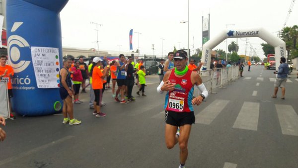 La dura semana de Eugenio Galaz: queda cesante y es asaltado en los días previos a la Maratón de Santiago
