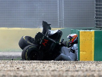[Video] El impresionante accidente que sufrió Fernando Alonso en el GP de Australia