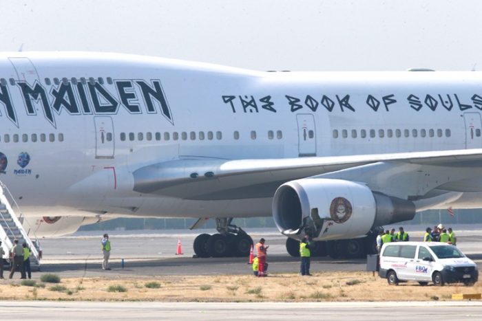 Avión de Iron Maiden sufre accidente en aeropuerto