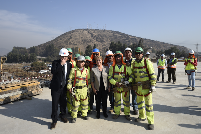 Presidenta Bachelet anuncia nuevo plan de mejoramiento de carreteras por US$1.443 millones