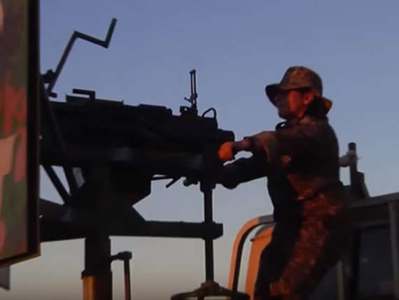 [Video] En Siria, las mujeres también toman las armas contra ISIS