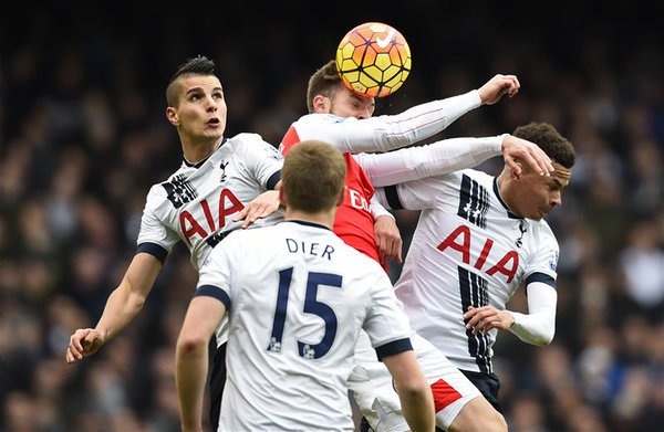 Alexis rescata un punto para el Arsenal en el derby de Londres