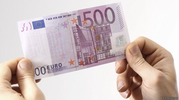 Los billetes de 500 euros sería los preferidos para los transacciones irregulares. 