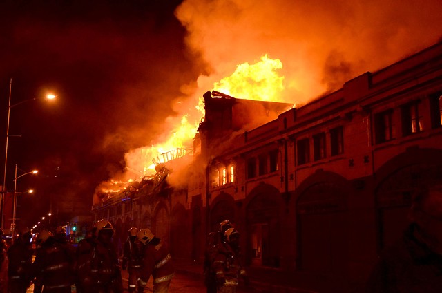 [Galería] Incendio terminó con los 96 años de historia del Mercado Municipal de Temuco