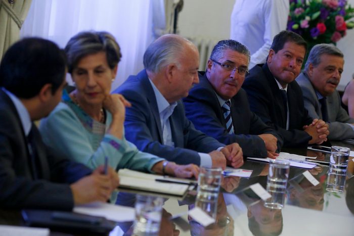 Partidos de la Nueva Mayoría anuncian «acciones legales» para revertir decisión del Servel por inscripción de primarias