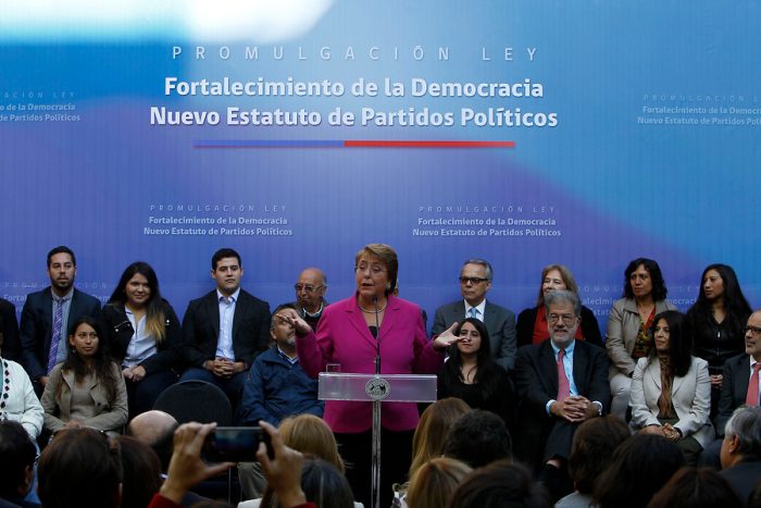 Bachelet promulga ley de partidos políticos: 8 colectividades se repartirán casi 6 mil millones del Estado
