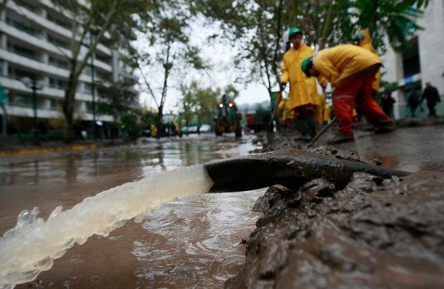 Estudio revela que un 44% de los hogares afectados por el desborde del Río Mapocho pertenece al grupo ABC1