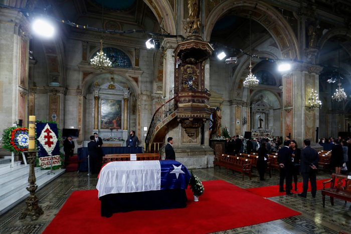[Galería] Familiares y políticos participan en la misa fúnebre de Aylwin en la Catedral Metropolitana