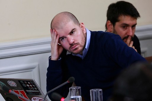 Giorgio Jackson ante acusación por uso de viajes pagados por Congreso para recolectar firmas a RD: «No estoy haciendo campaña con fondos públicos»