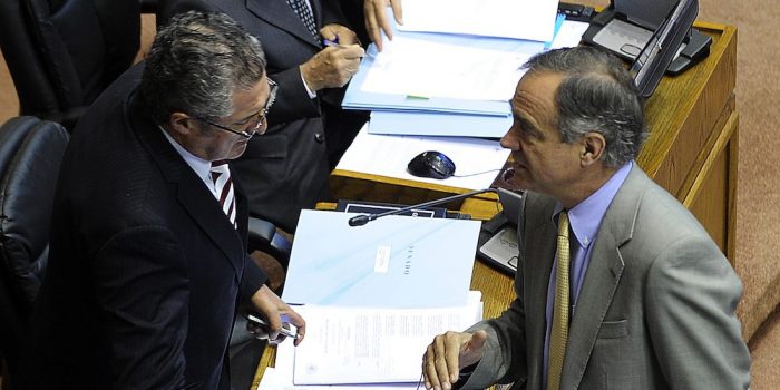 Pizarro y Walker impulsan proyecto de acuerdo que emplaza a Venezuela respetar amnistía a presos políticos