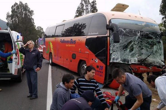 Accidente de tránsito deja tres muertos y nueve heridos en camino a Algarrobo