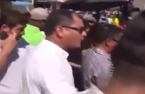 [VIDEO] Rafael Correa reta a víctimas del terremoto en Ecuador: «Aquí nadie me empieza a llorar porque lo mando detenido»