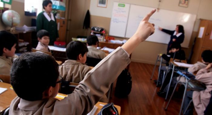 UDI ingresa proyecto que hace obligatoria la educación financiera en colegios