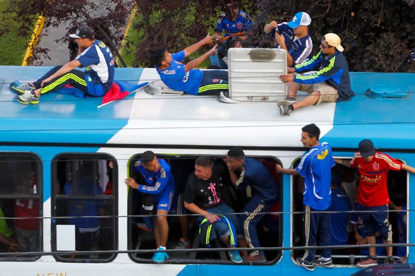 Ley de violencia en los estadios: oficio de la Fiscalía critica falta de cámaras en buses del Transantiago