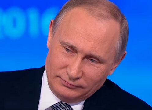 [VIDEO] Niña de 12 años le hace una pregunta a Vladimir Putin y lo pone en aprietos