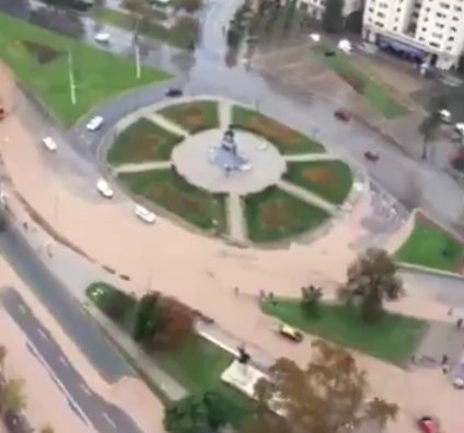 [Video] Sobrevuelo de Carabineros muestra las calles anegadas en Plaza Italia