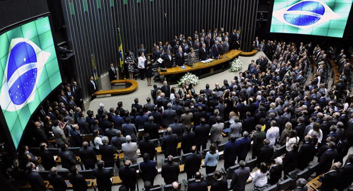 Presidente interino de Brasil obtiene crucial triunfo en su primera votación en Parlamento