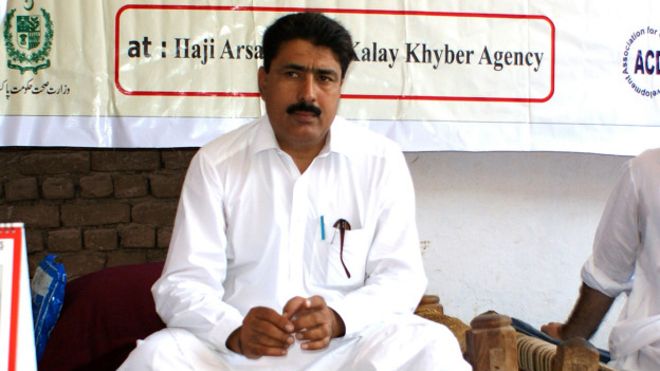El triste destino de Shakil Afridi, el médico que ayudó a EE.UU. a encontrar a Bin Laden y acabó preso