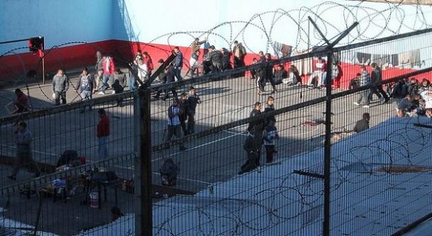 Diputados UDI, PPD y RN proponen expulsión de extranjeros condenados en Chile