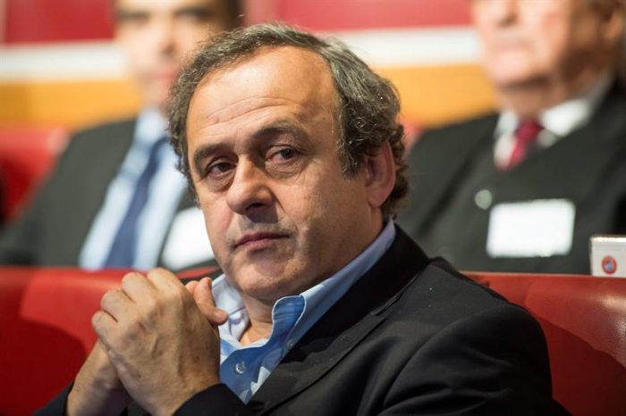 Platini renunciará a la  presidencia de la UEFA como consecuencia de su sanción
