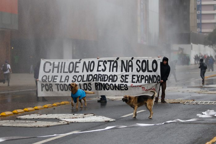 Confech completa la segunda marcha del año con los ojos puestos en la crisis de Chiloé