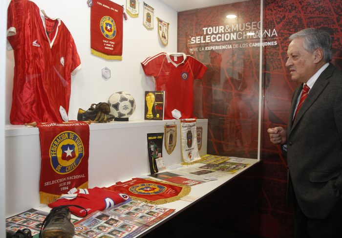 [FOTOS] Con presencia de ex futbolistas, Arturo Salah inaugura el Museo de la Selección Chilena