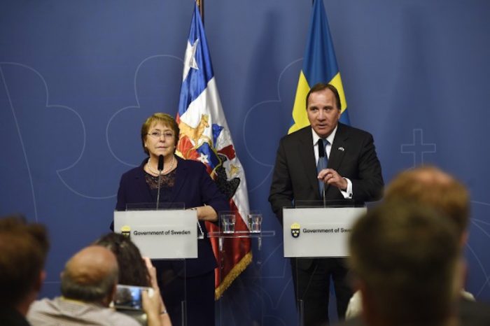 Bachelet sale a defender estabilidad y apertura de economía chilena en Suecia