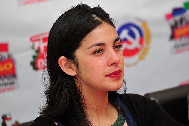 Karol Cariola criticó «oportunismo» de Cecilia Pérez por sus dichos sobre la visa para venezolanos