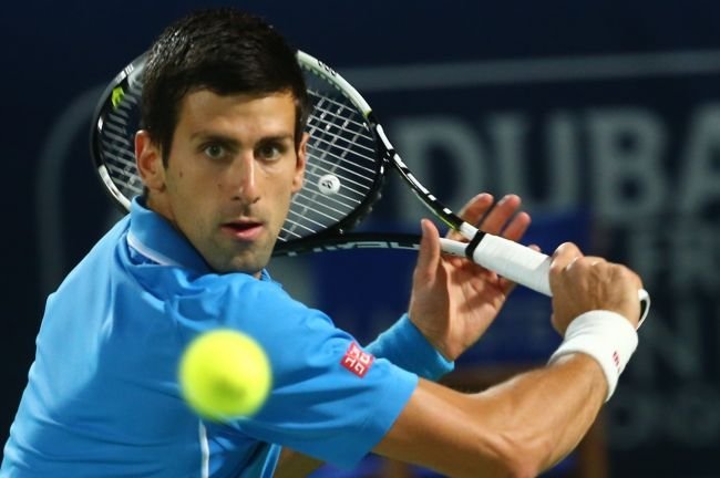 Djokovic expeditivo hacia segunda ronda de Roland Garros