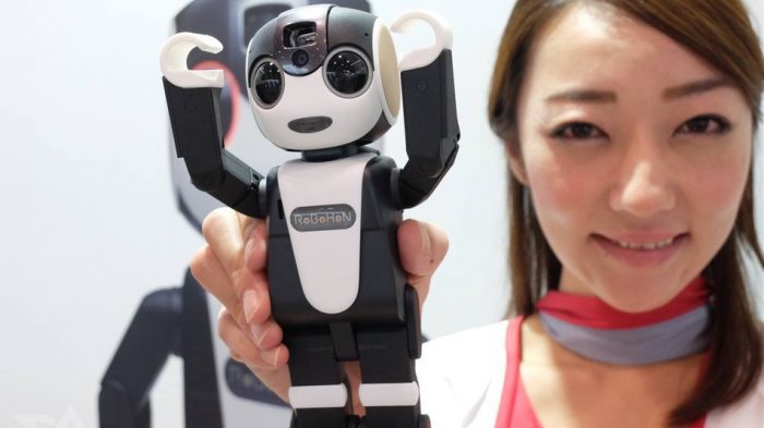 Sale a la venta RoBoHon, el primer teléfono móvil robótico del mundo
