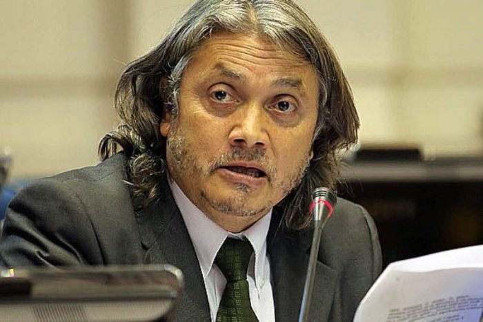 Navarro denuncia que «hubo una asociación entre SQM y el Gobierno de Piñera para saquear el Litio»