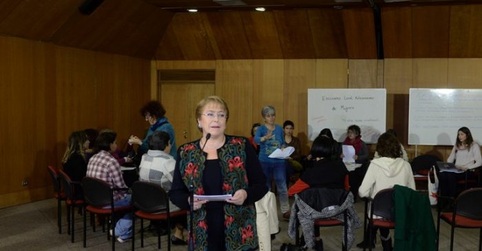 Bachelet crítica a quienes se restan del proceso constituyente: “No valoran sus ideas”