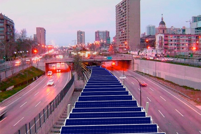Centro de la Universidad de Chile propone sistema para generar energía solar en el Metro