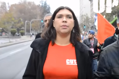 [VIDEO] Trabajadores lanzan monedas a Bárbara Figueroa durante marcha del 1 de mayo