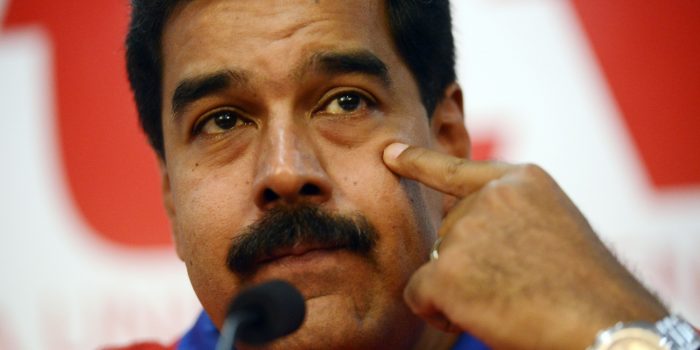 Nicolás Maduro: «Oposición quiere entregar el país a oligarquías extranjeras»