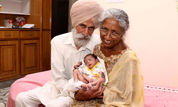 Ancianas que dan a luz en India, entre milagro científico y conflicto ético