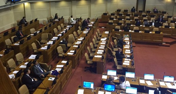 Sesión especial por marea roja en Chiloé se inició con sólo 24 diputados