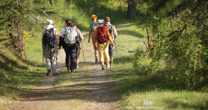 Seis rutas imperdibles para practicar trekking cordillerano en Santiago