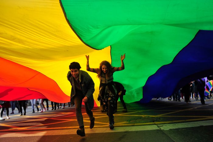 Más de cien mil personas marchan en Chile en la XVI edición del Día del Orgullo Gay