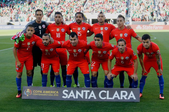 «Chile fue un acordeón perfecto»: diario El País derrocha elogios para la Selección que goleó a México