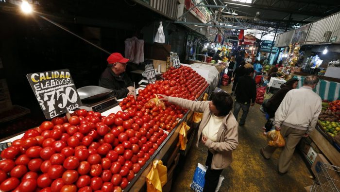 Los tomates no dan tregua con la inflación: BBVA anticipa que IPC «podría sorprender al alza» en junio