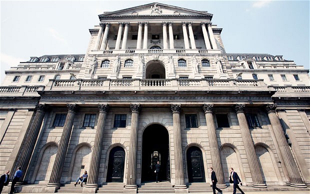 Banco de Inglaterra mantiene tasa y alerta que el «Brexit» provocaría un desplome de la libra