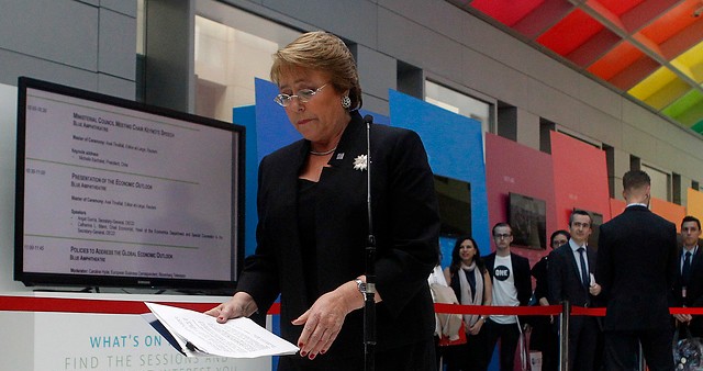 Bachelet defiende su decisión de querellarse contra revista Qué Pasa: «Mi honra ha sido afectada»