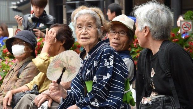 Adultos mayores, los poseedores del dinero y el poder en Japón
