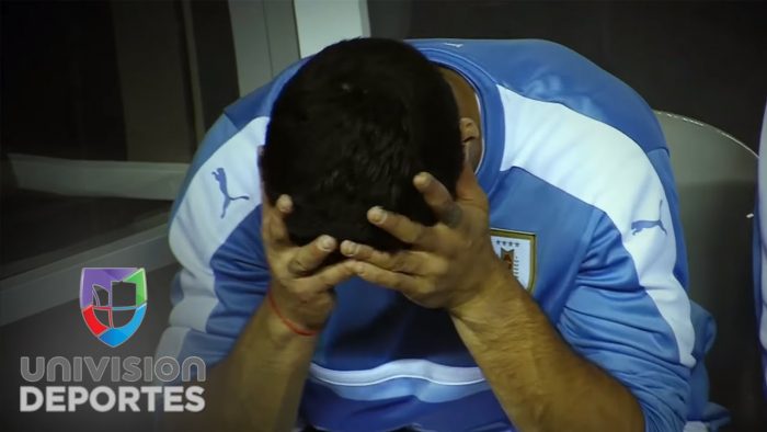 [VIDEO] La frustración de Luis Suárez desde la banca tras la eliminación de Uruguay de Copa América sin haber jugado