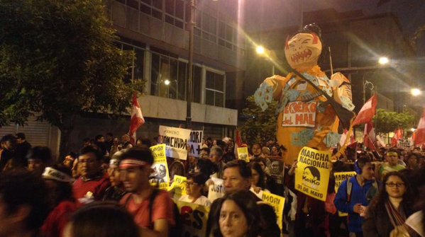 Perú: multitudinaria marcha en rechazo a candidatura de Keiko Fujimori