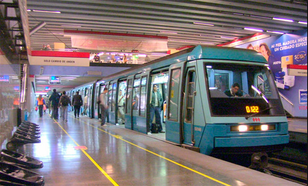 Metro anunció plan para traslado a Festival Lollapalooza y Maratón de Santiago
